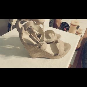 Marc Fisher 9.5 wedges